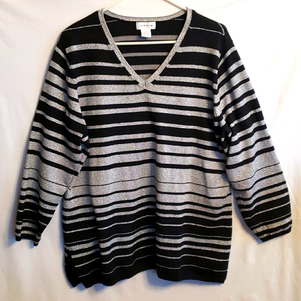 AVENUE V-Neck Sweater - 18/20